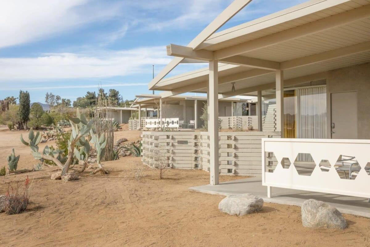 The Bungalows By Homestead Modern Joshua Tree Exterior foto
